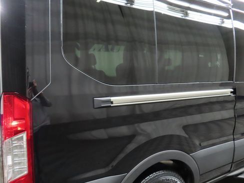 Used 2024 Ford Transit 350 XLT image 32