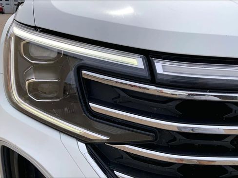 Used 2024 Volkswagen Atlas SE FWD image 28