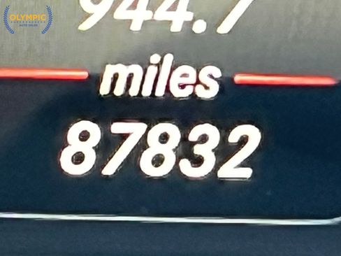 Used 2014 Mercedes-Benz E 350 Sedan w/ Premium 1 Package image 27