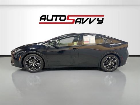 Used 2023 Toyota Prius XLE image 4