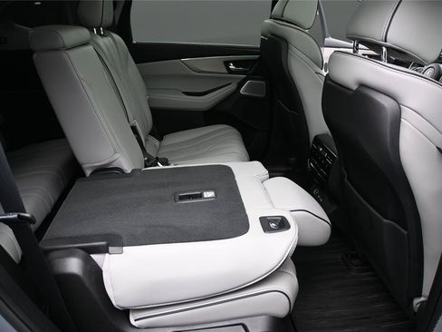Used 2025 Acura MDX SH-AWD w/ Advance Package image 21