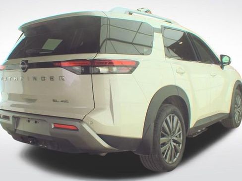 Used 2023 Nissan Pathfinder SL w/ SL Premium Package image 5