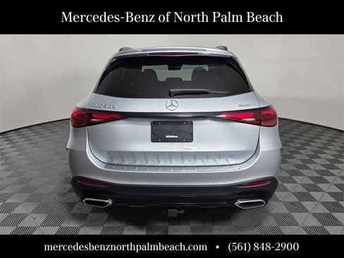 Used 2024 Mercedes-Benz GLC 300 4MATIC image 5