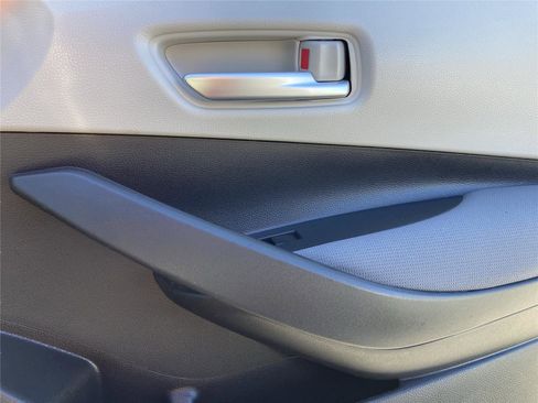 Used 2020 Toyota Corolla LE image 33