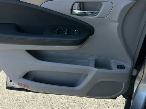 Used 2017 Honda Pilot EX-L image 17