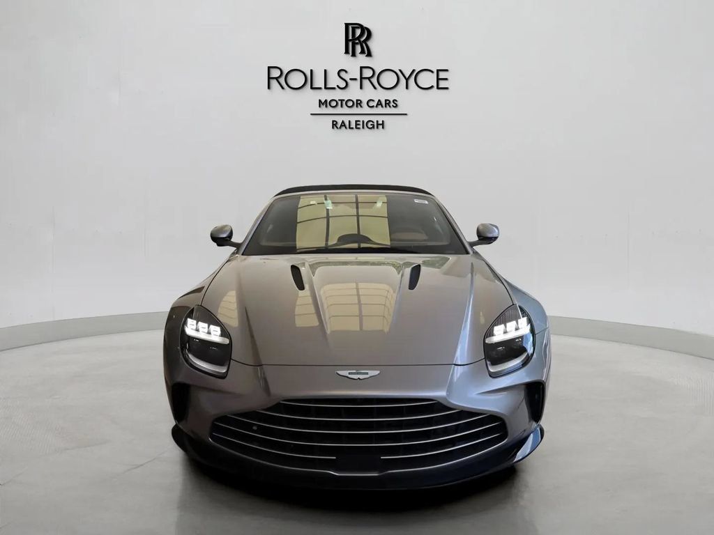 Used 2026 Aston Martin V8 Vantage Convertible RWD image 3