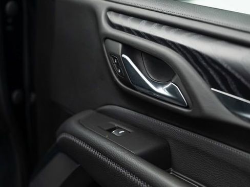 Used 2023 GMC Yukon XL Denali image 32