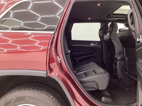 Used 2018 Jeep Grand Cherokee Limited AWD/4WD image 21