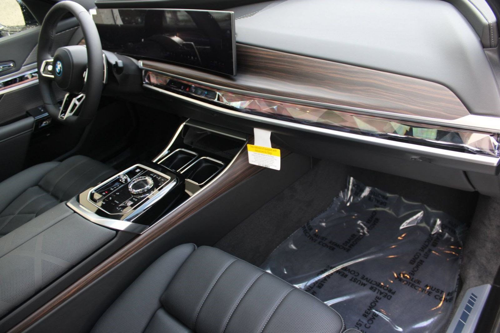Used 2026 BMW 750e xDrive AWD/4WD image 33