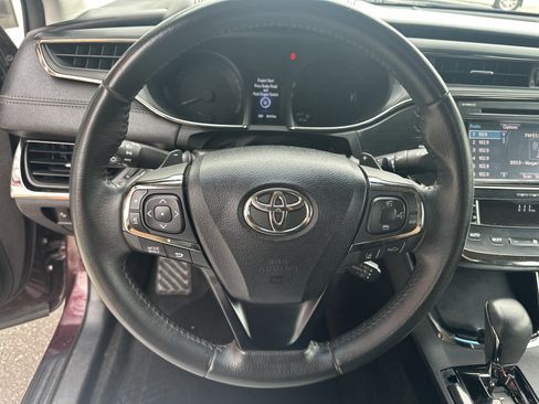 Used 2017 Toyota Avalon XLE w/ Carpet Mat Package FWD image 11