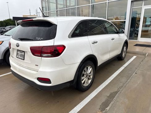 Used 2020 Kia Sorento L FWD image 3