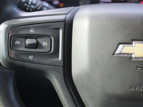 Used 2022 Chevrolet Silverado 2500 Custom w/ Custom Value Package image 17