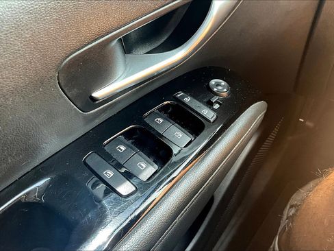 Used 2023 Hyundai Tucson Limited image 33