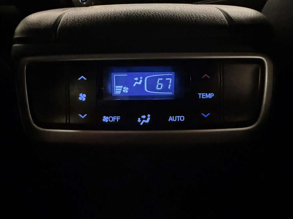 Used 2018 Toyota Highlander XLE w/ Protection Package #3 AWD/4WD image 46
