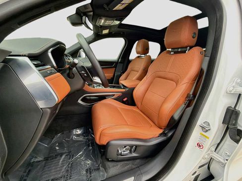 Certified 2025 Jaguar F-PACE R-Dynamic S AWD/4WD image 14