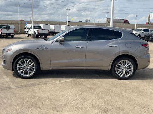 Used 2022 Maserati Levante GT image 7