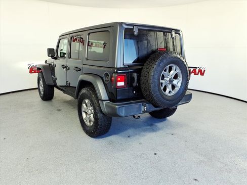 Used 2020 Jeep Wrangler Unlimited Sport image 3