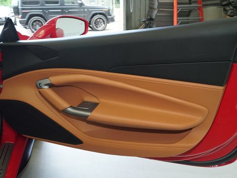 Used 2021 Ferrari F8 Tributo RWD image 19