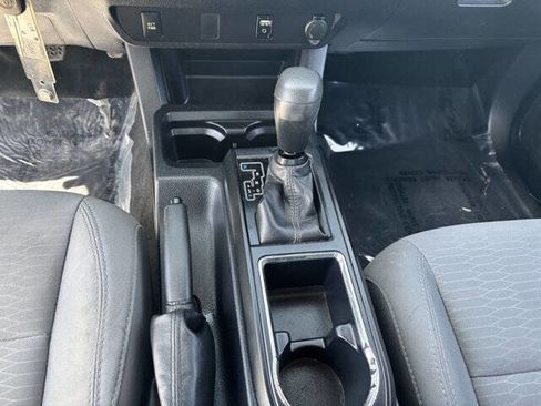 Used 2017 Toyota Tacoma SR5 image 13