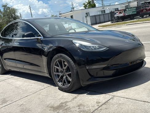 Used 2019 Tesla Model 3 Mid Range RWD image 16