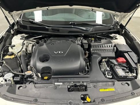 Used 2021 Nissan Maxima SR w/ Sport Mat Group FWD image 24