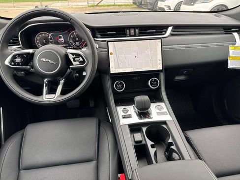 New 2026 Jaguar F-PACE R-Dynamic S image 9