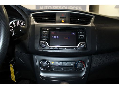 Used 2018 Nissan Sentra S w/ S Midnight Style Package image 31