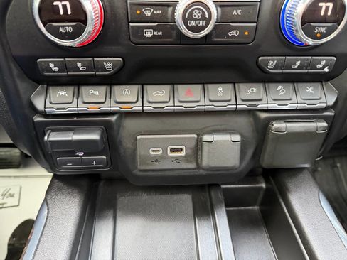 Used 2019 GMC Sierra 1500 Denali w/ Denali Ultimate Package image 32