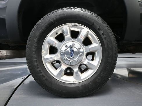 Used 2011 Ford F250 Lariat w/ Lariat Interior Pkg AWD/4WD image 14