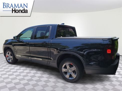 Used 2024 Honda Ridgeline TrailSport image 4