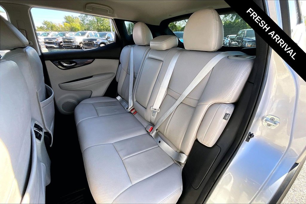 Used 2020 Nissan Rogue Sport SV w/ All-Weather Package FWD image 7