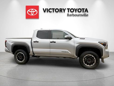 New 2025 Toyota Tacoma TRD Off-Road AWD/4WD image 4