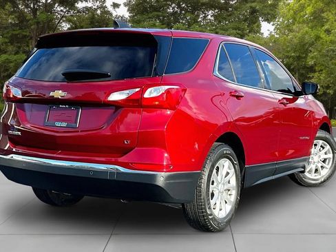 Used 2018 Chevrolet Equinox LT FWD image 2
