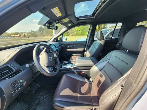 Certified 2025 Honda Ridgeline Black Edition image 20