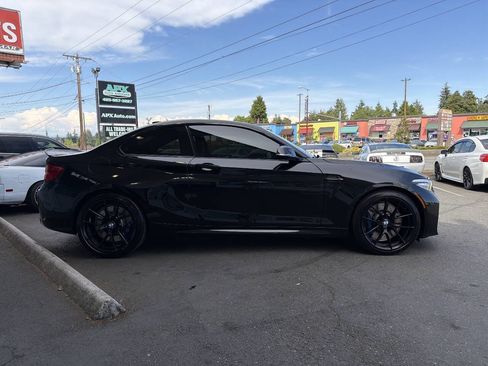 Used 2018 BMW M2 RWD image 9