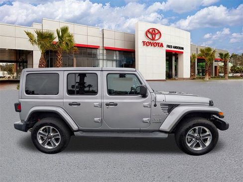 Used 2018 Jeep Wrangler Unlimited Sahara image 3