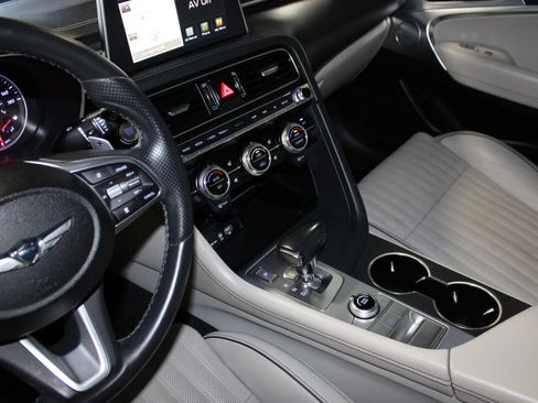 Used 2019 Genesis G70 3.3T Advanced RWD image 18