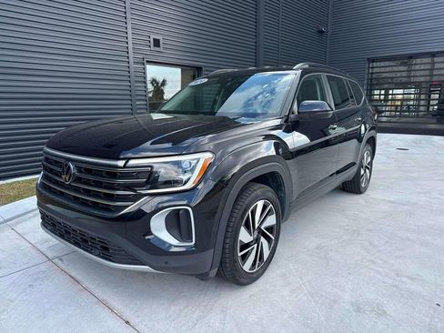 Used 2024 Volkswagen Atlas SE FWD image 1