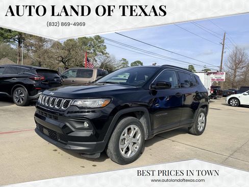 Used 2024 Jeep Compass Latitude image 1