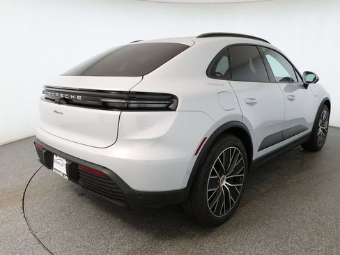 Used 2025 Porsche Macan Electric w/ Premium Package image 4