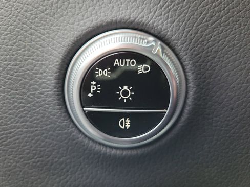 Used 2023 Mercedes-Benz GLC 300 4MATIC image 22