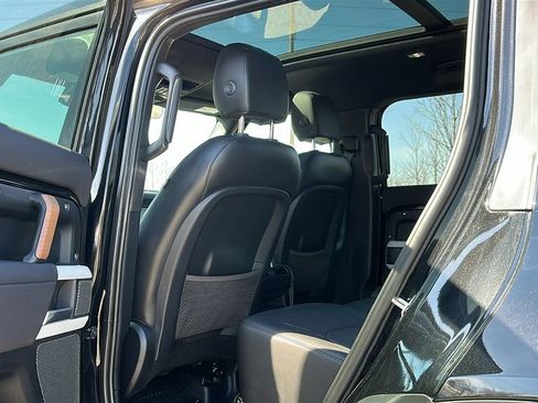Certified 2023 Land Rover Defender 110 SE image 21