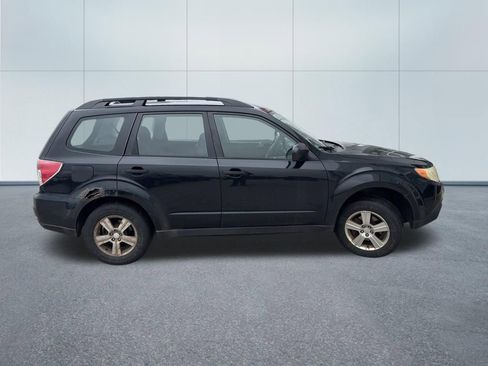 Used 2011 Subaru Forester 2.5X w/ Alloy Wheel Value Pkg AWD/4WD image 2