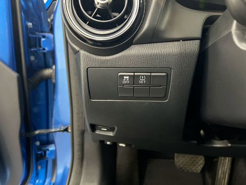 Used 2019 Toyota Yaris XLE FWD image 18