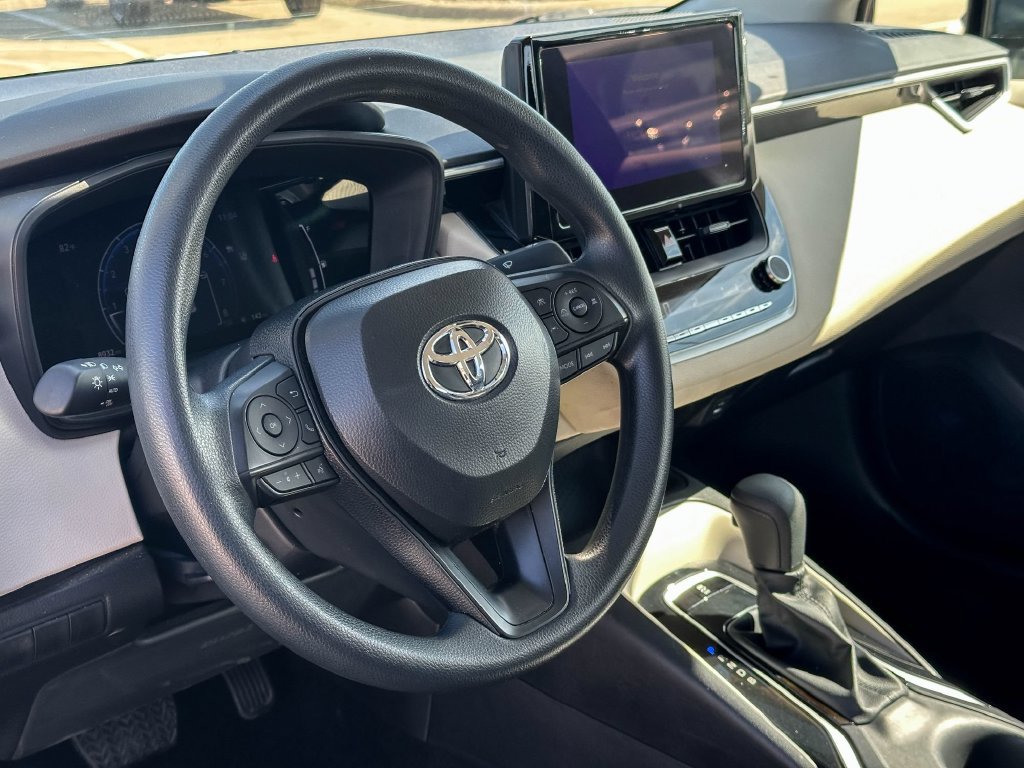 Used 2026 Toyota Corolla LE FWD image 12