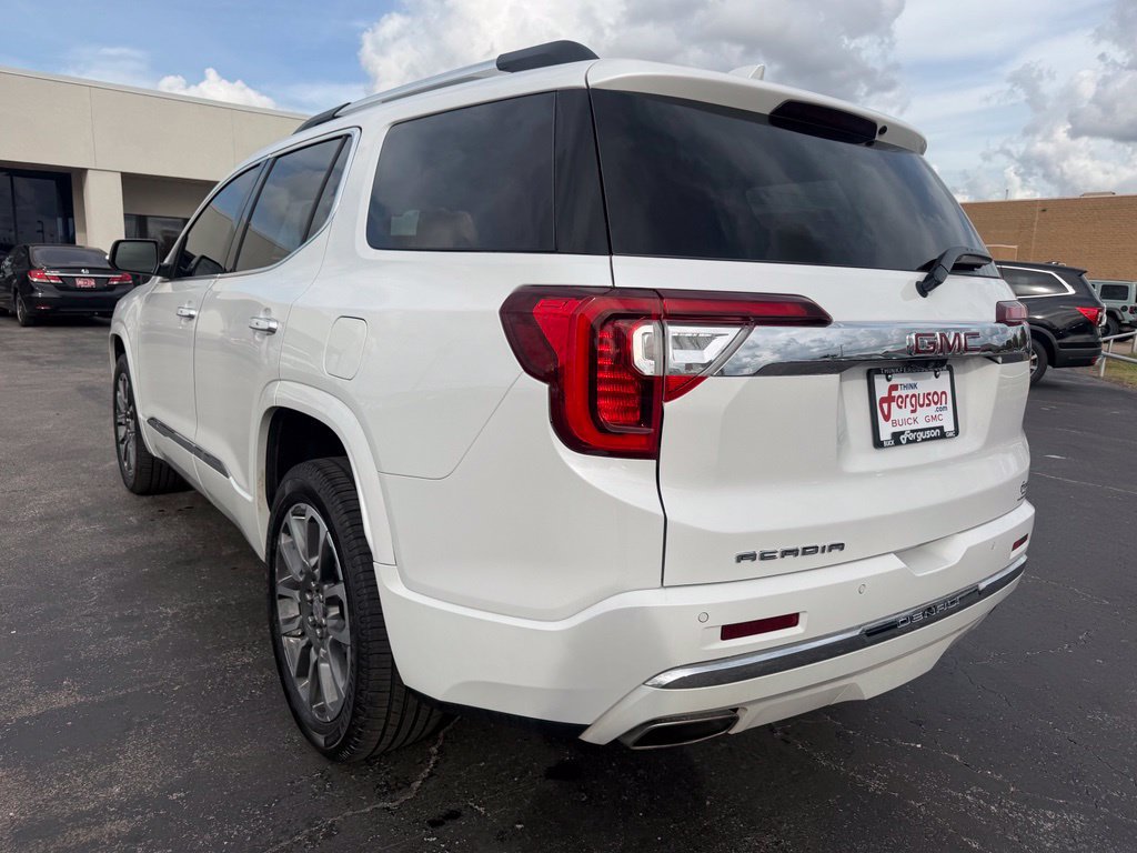Used 2021 GMC Acadia Denali w/ Denali Technology Package FWD image 14