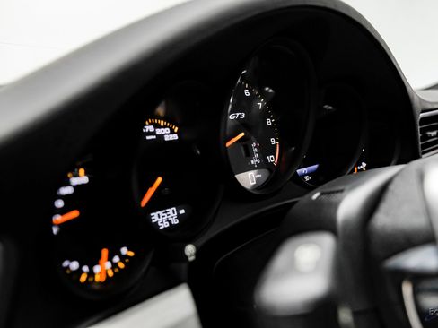 Used 2015 Porsche 911 GT3 RWD image 34