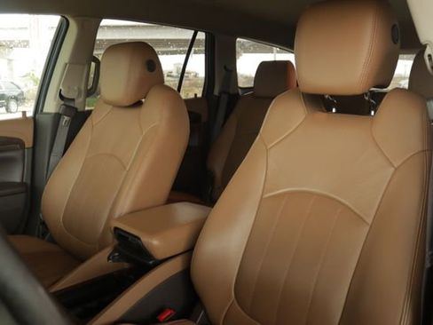Used 2016 Buick Enclave Leather image 9