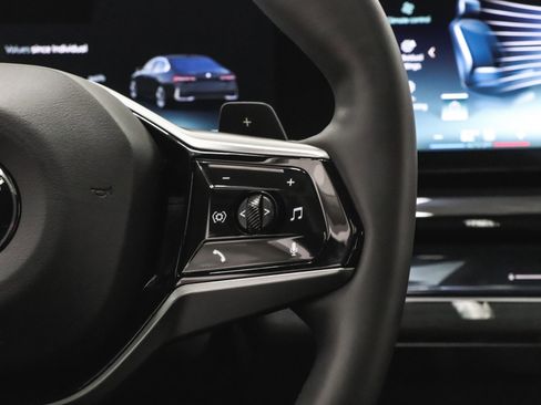 Used 2025 BMW 540i xDrive image 30