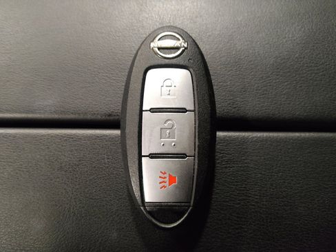 Used 2022 Nissan Rogue S image 32